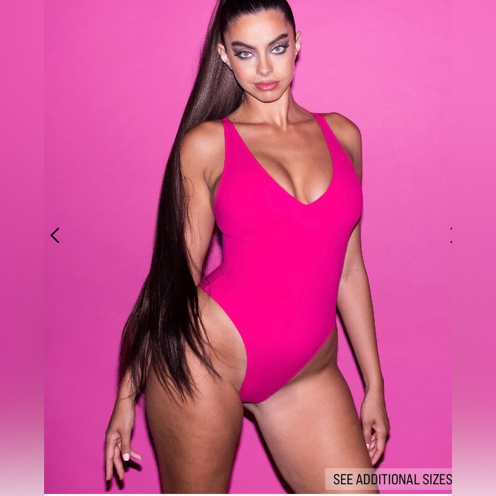 TA3 swim hi cut plungy short pink